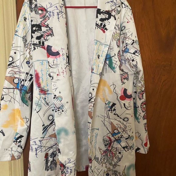 Blazer - Picture 3 of 4